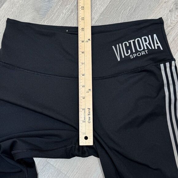 Victoria’s Secret Sport Reflective Stripe Capri Leggings Black Medium - Picture 9 of 11